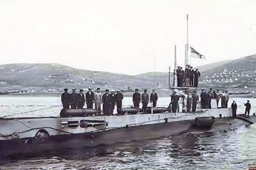 Submarine operations at Gallipoli in 1915