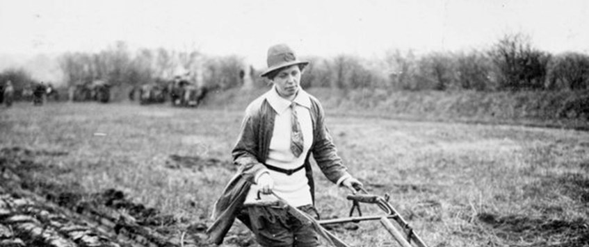 'With Bill-hook and Stick They Cleared Out the Ditches-Women on the Land in the First World War' A talk by Viv Newman