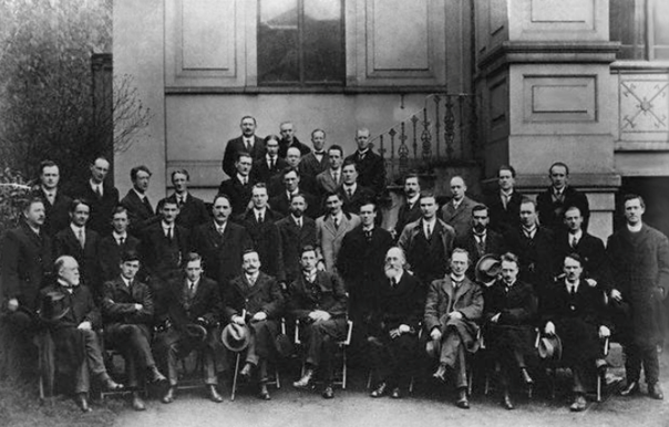 Members of the First Dáil, 10 April 1919.