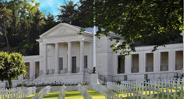 American Cemetery and Memorial in Suresnes by Moonik (CC SA 2.0)