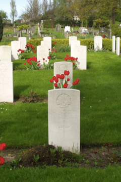 Ep. 222 – Commemoration and CWGC sites in England – Megan Kelleher