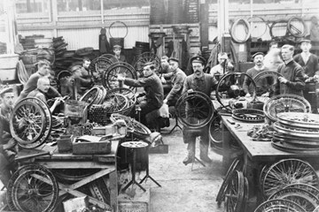 'Two wheels to war – volunteer motorcyclists in the BEF' by Nick Shelley