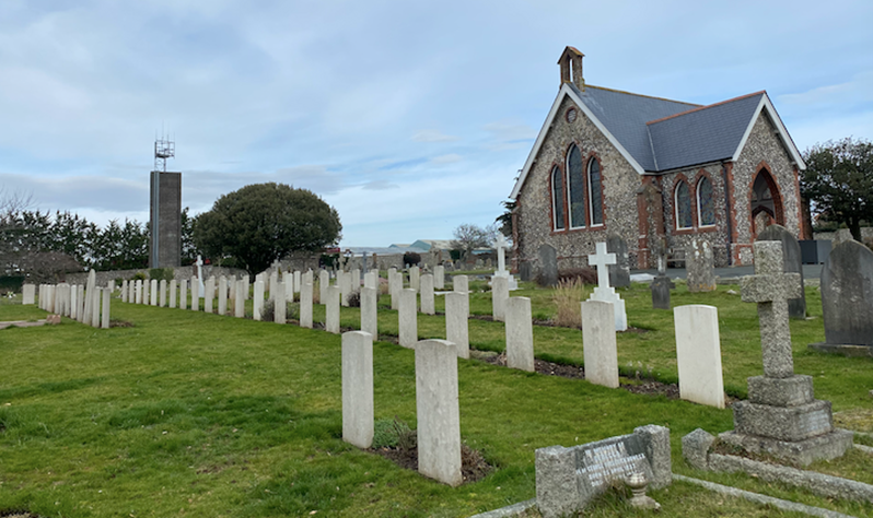 Headstones of those who died over winter 1915/1916 who had been posted to Seaford Camp by Jonathan Vernon (CC BY-SA 4.0)