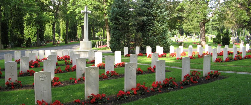 Steve and Nancy Binks on their Pilgrimage to visit all British and Commonwealth Graves on the Western Front