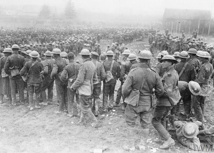 Masses Of British Prisoners In A Temporary Pow Camp Near Cambrai. IWM Q 24054