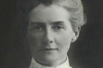 Edith Cavell postcard sold at auction