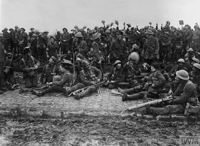 IWM Q495 Which Again Has The Same IWM Caption. Brooks Obviously Took At The Same Time As The Film Footage By Malins.