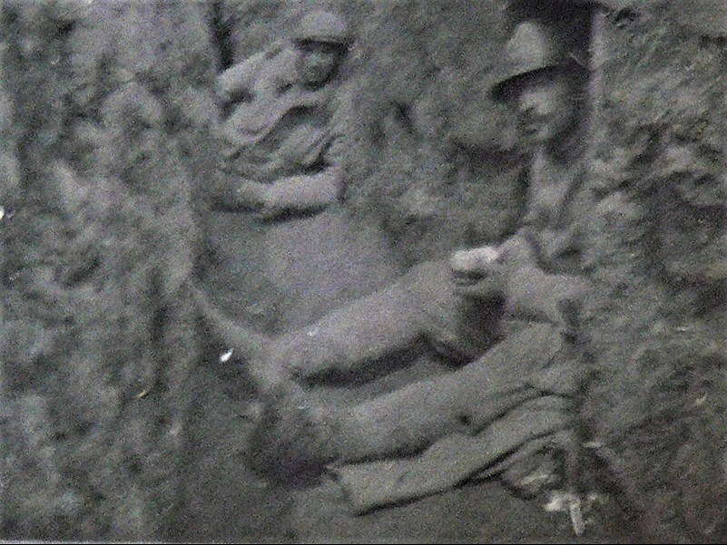 Front line trench © Francois Wicart : Private Collection