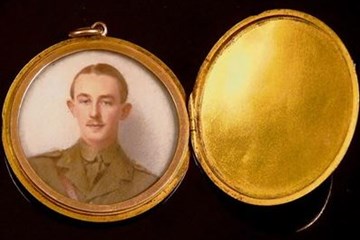 The golden locket, the hidden grave and the forgotten soldier : Ireland April 1916