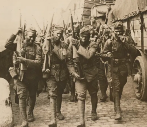 African American troops arriving in France. Local Identifier, 165-WW-291-D3