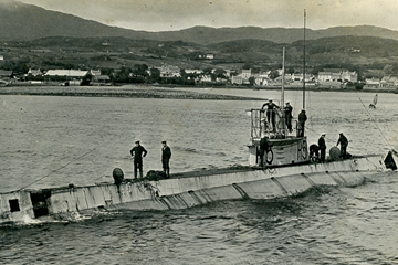HM Submarine H5: The Submarine Cover-Up in Caernarfon Bay 2 March 1918.