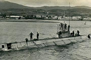HM Submarine H5: The Submarine Cover-Up in Caernarfon Bay 2 March 1918.