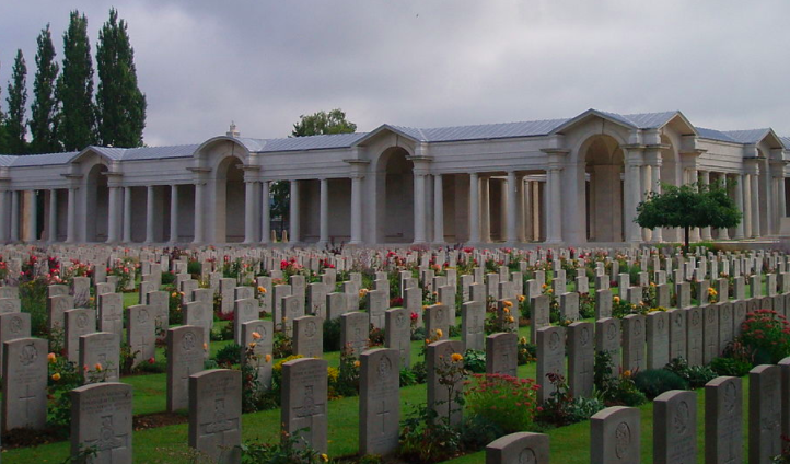 Arras Memorial and Fauberg-D'Amiens Cemetery, in Arras, France. Carcharoth CC-BY SA 4:00