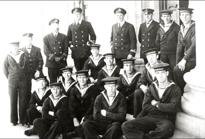 The Crew Of H5 (National Museum Of The Royal Navy)