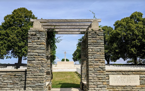 Achiet le Grand Communal Cemetery Extension by Thierry Grier