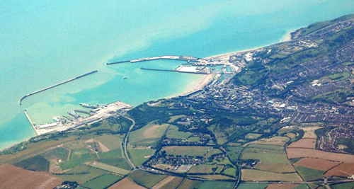 Photo of (port of) Dover from a plane travelling in Southeast direction. Mtcv CC BY-SA 3.0