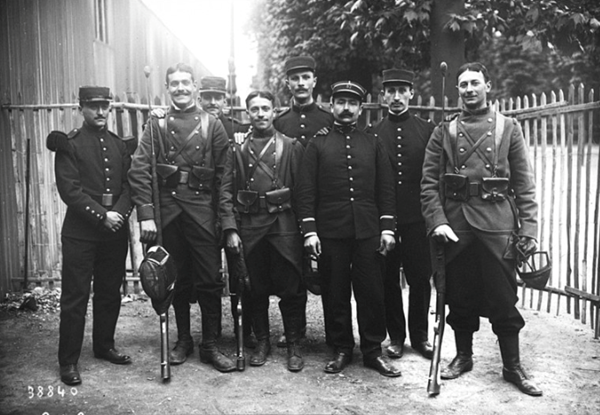 10-5-14, military fencing championship, team of the 57th [winner of the bayonet event]: [press photograph] / [Agence Rol]