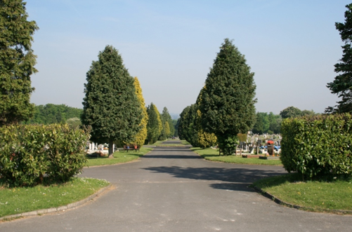 Epsom Cemetery Looking north downhill towards the chapel and Epsom, taken from the cemetery extension at the top end of the cemetery. (CC BY SA 2.0) Hugh Craddock