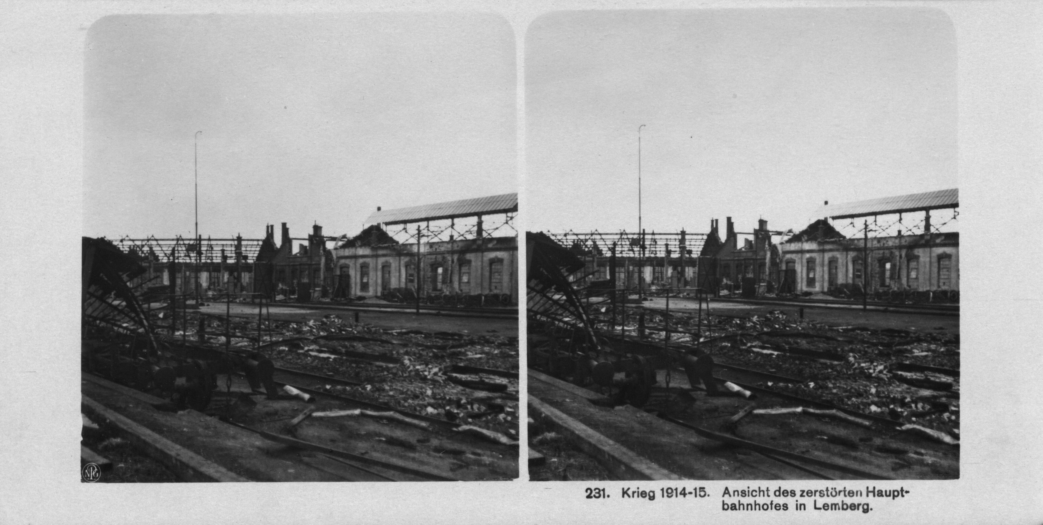 "Ansicht des zerstörten Hauptbahnhofes in Lemberg" - View of the destroyed Lviv main railway station. (Lemberg = Lviv)