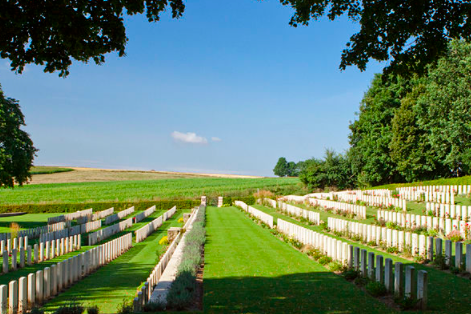 Contay British Cemetery by WernerVC (CA BY SA 3.0)