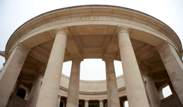 Colonnade of the memorial by PMRMaeyaert CC BY SA 3.0