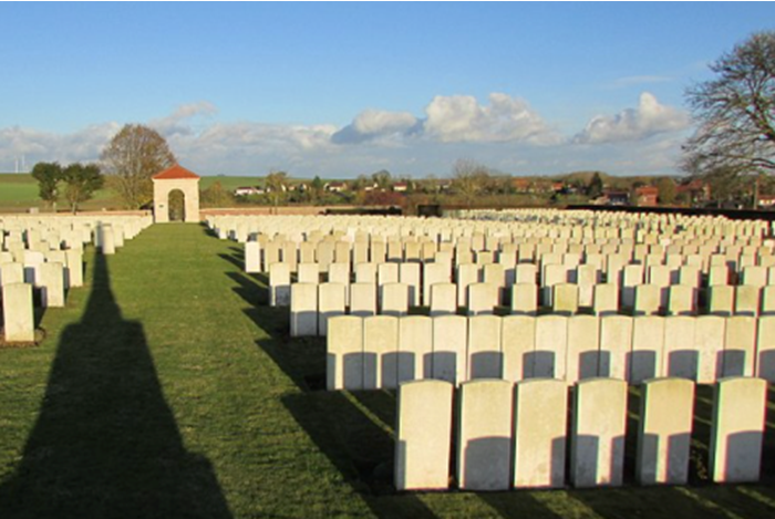 Cimetière britannique de Tincourt-Boucly by Rene Hourdry  CC SA BY 4.0