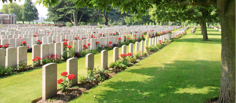 Lijssenthoek Military Cemetery. Graven by Wernervc CC BY-SA 3.0