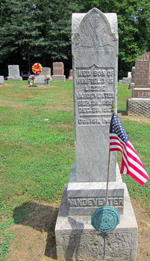 The grave of Ned Vandeventer (CC SA BY 3.0) RL (Bob) Nielsen