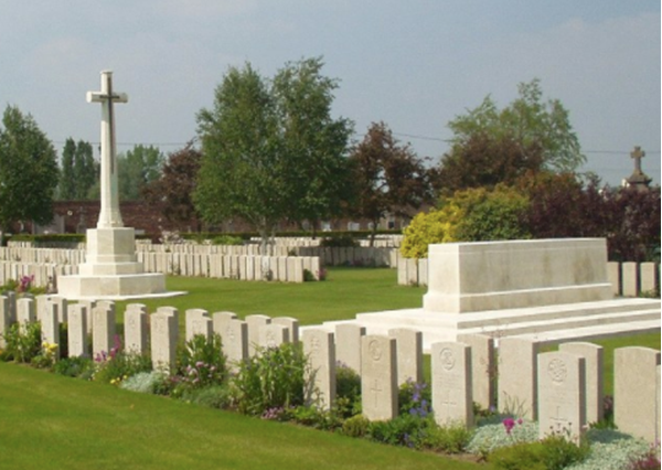 Bethune Town Cemetery (c) CWGC 2022