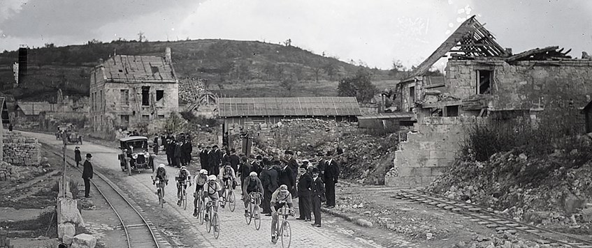 Riding the Red Zone: The Tour of the Battlefields in 1919 with Tom Isitt