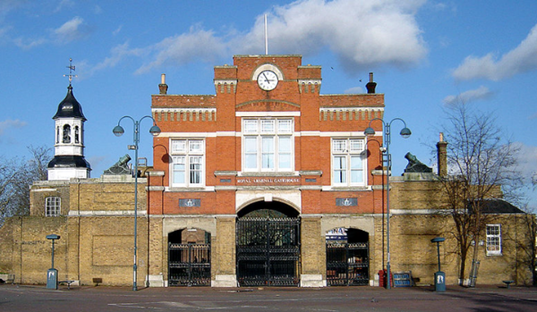 The Royal Arsenal Gatehouse photography be Fin Fahey (CC SA BY 4.0)