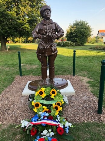 Statue Assevillers Photo Veteran Sport Australia