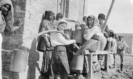 A Line Of Civilians Queuing For Their Water Ration In Baku In 1918. Image Courtesy Of The Imperial War Museum, Q24912