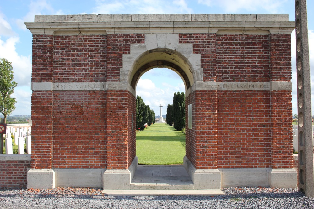 Nine Elms British Cemetery, Poperinge