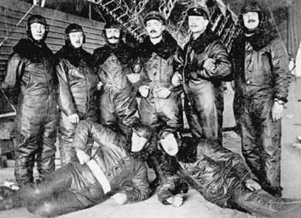 Some Of The Crew Of LZ37. Muller Is Second From The Left On The Back Row. (Image Courtesy Of Michael O Connor Airfields And Airmen Of The Channel Coast)