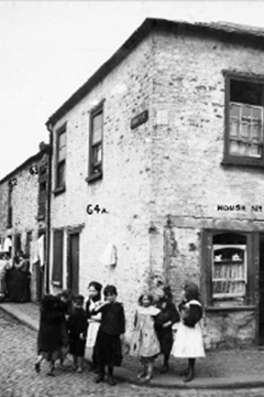 Ep.271 – Children and childhood in WW1 – Dr Viv Newman