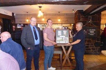 Presentation to Shrewsbury Arms Oxton June 2022