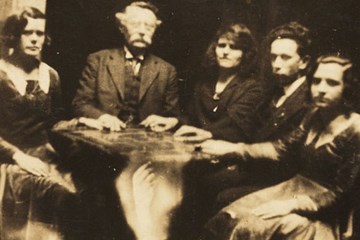 ONLINE: 'Contacting the Dead: Spiritualism and the Great War' by Suzie Grogan
