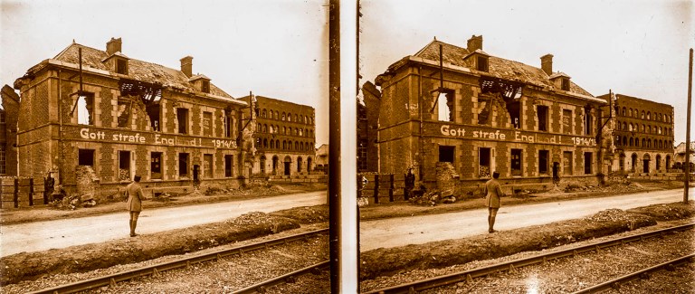 Stereoscopic Image Of Bucy Le Long