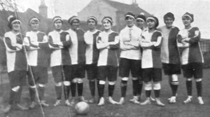 The Sterling firm’s team Source: BNA Illustrated Sporting + Dramatic News Saturday 1 December 1917