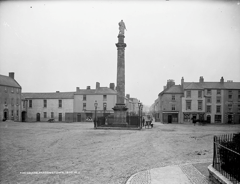 Cumberland Square (now Emmet Square) c.1880-1900. The statue was removed from the pillar in 1915.