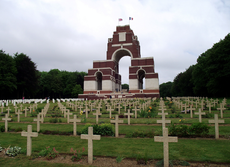 Thiepval Memorial to the Missing by Snapshoot46 CC BY-SA-NC 2.0