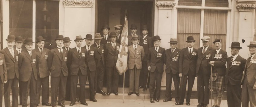 'Aristocrats amongst Servicemen' with Andrew Thornton