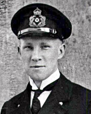 Leutnant Zur See Kruse, Who Was One Of The Officers On L4.