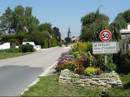 Azelot Village, Near Nancy Now