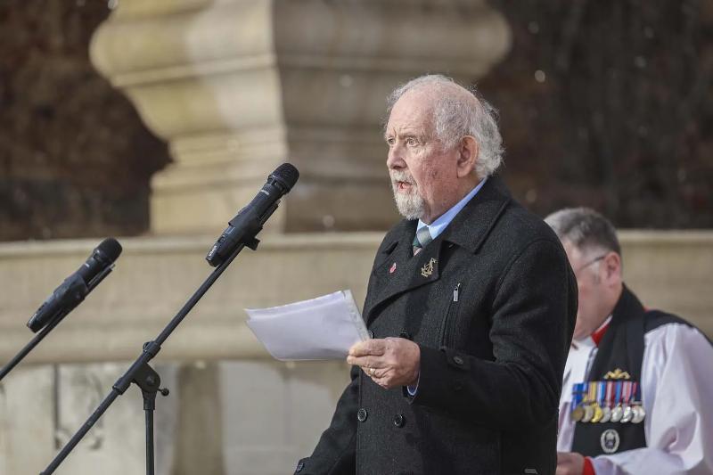 Mr. Leonard Sellers Speaks At The Service