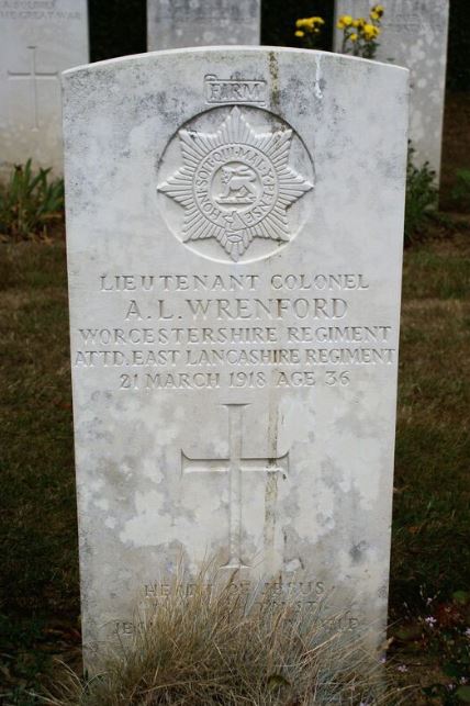 Headstone Wrenford Cabaret Rouge