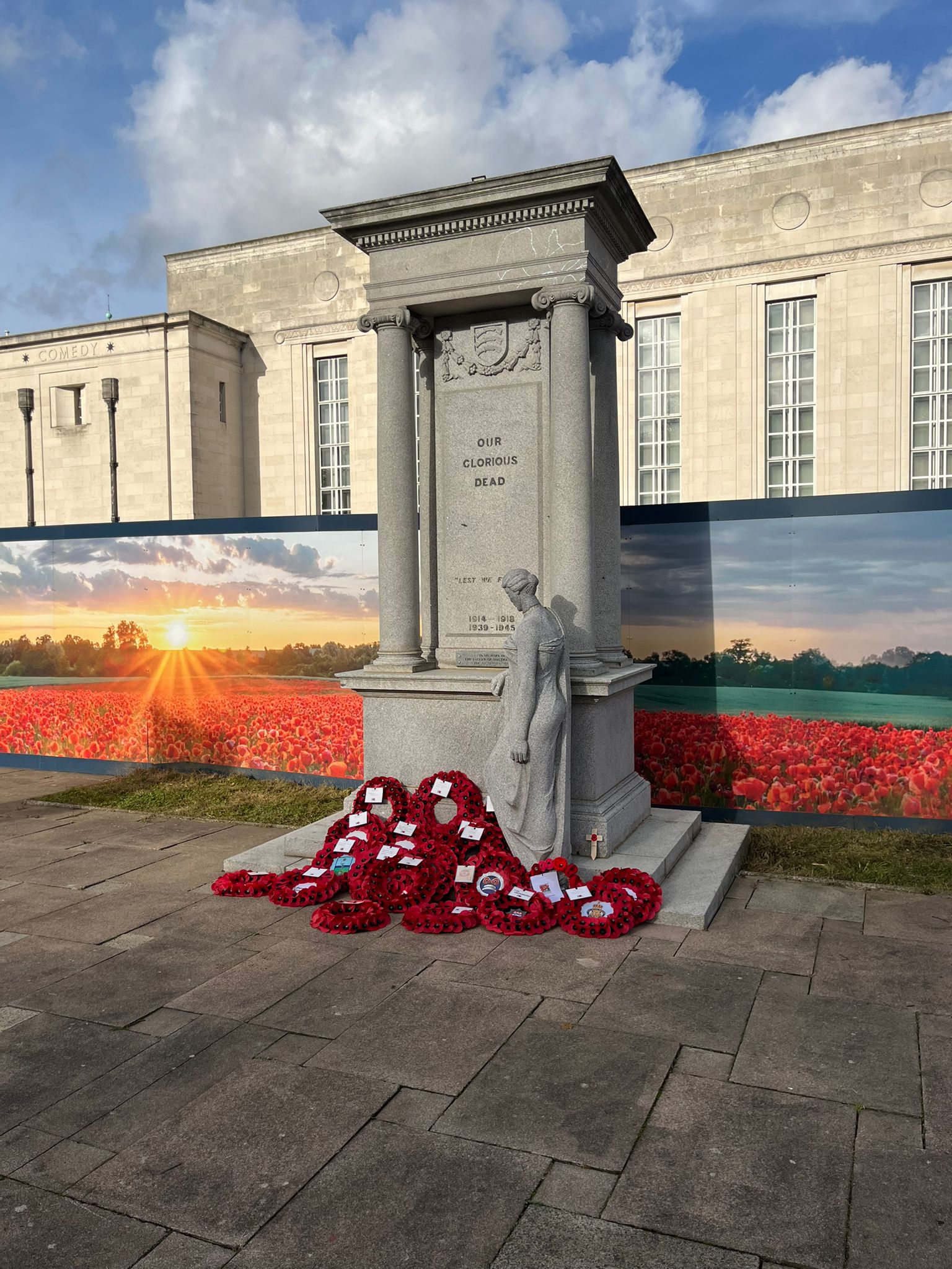 04 Memorial And Wreaths (1)
