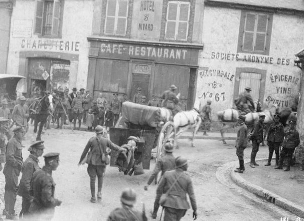 Italian Artillery In Hautvillers, Marne, North Eastern France, During The First World War. British And French Soldiers Can Also Be Seen