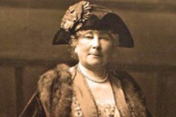 Dame Janet Stancomb-Wills : The Clifftop Amazon